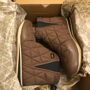 Teva Ember Mid Boots